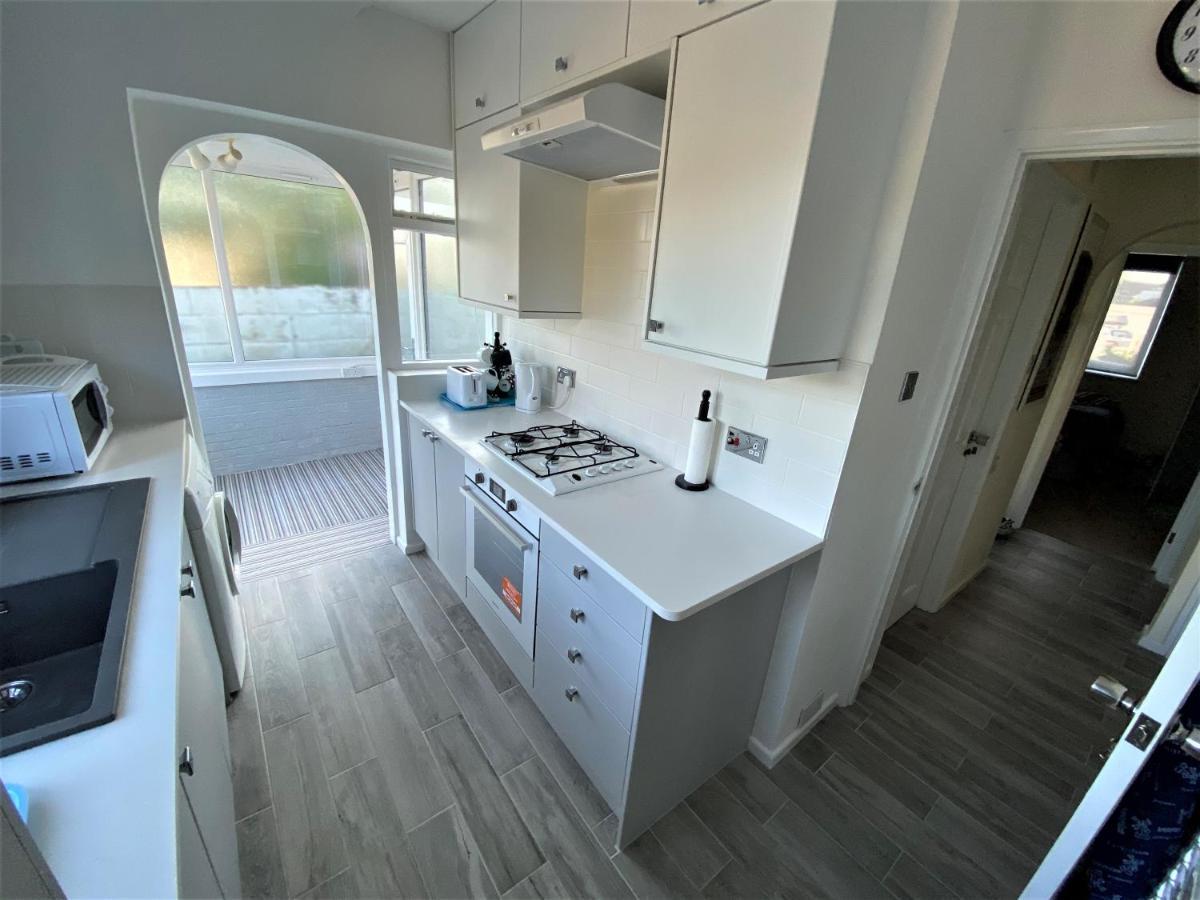 Luxury Suntrap In Private Complex St Leonards Apartment Hastings Bagian luar foto