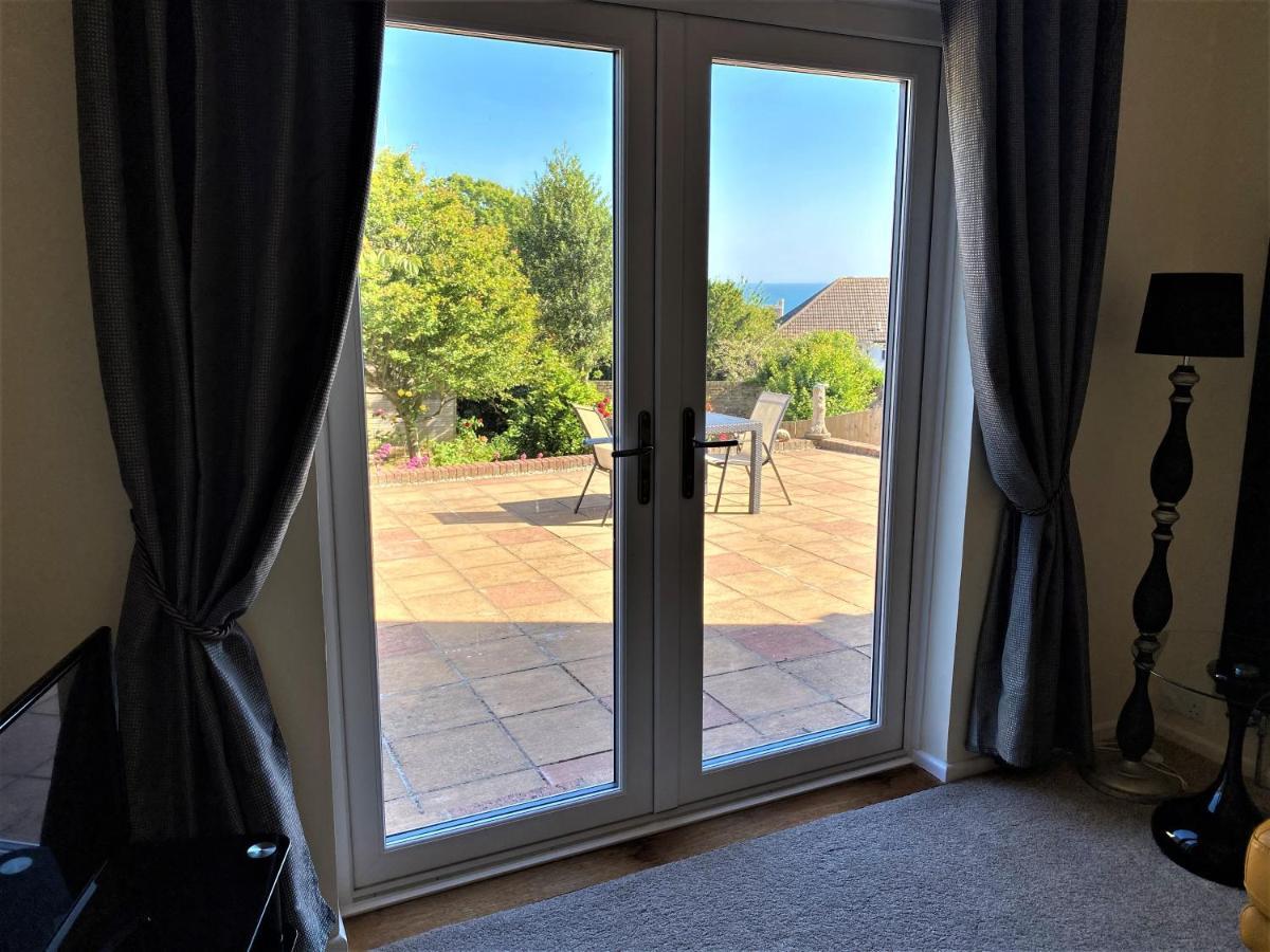 Luxury Suntrap In Private Complex St Leonards Apartment Hastings Bagian luar foto