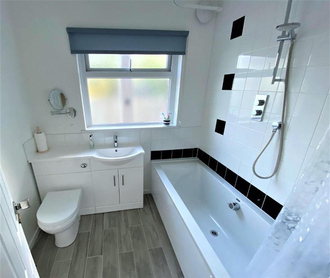 Luxury Suntrap In Private Complex St Leonards Apartment Hastings Bagian luar foto